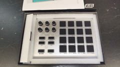 Xjam Professional MIDI Pad Controller – Ultra-Portable Aluminum Frame MIDI Dr…