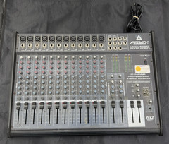 Peavey Unity Series 2002-12RQ Stereo Console (PARTS/REPAIR)
