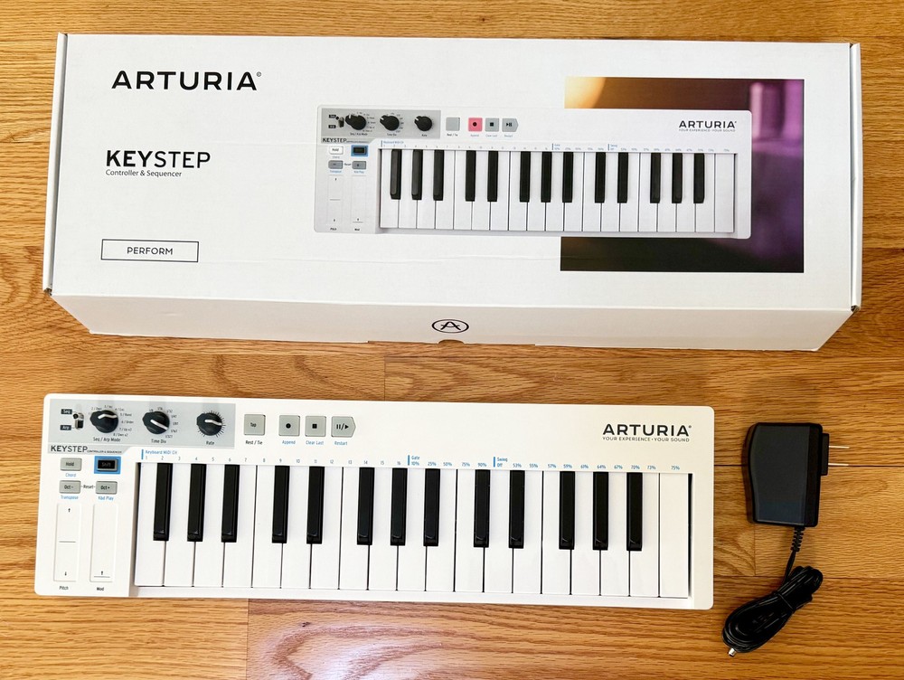 ARTURIA KeyStep Controller Sequencer 32 Key MIDI Keyboard White