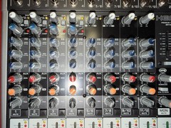 Behringer XENYX X1222USB Premium 16-Input 2/2-Bus Mixer