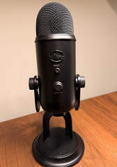 Blue Yeti Professional Multi-Pattern USB Condenser Microphone – Black