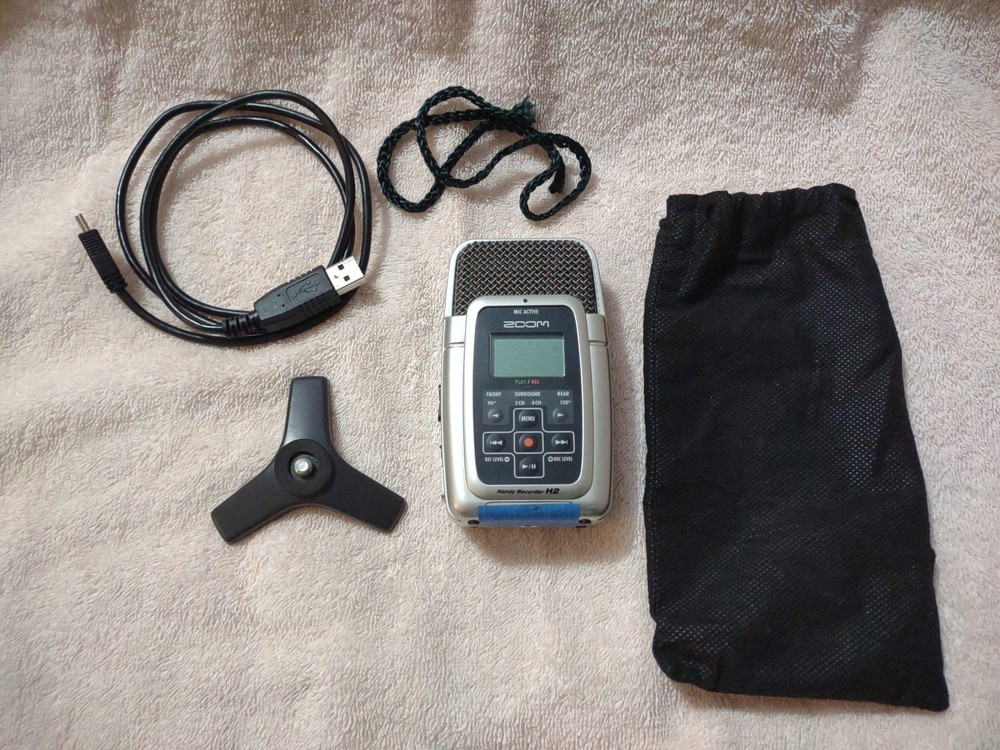 Zoom H2 Handy Portable Digital Recorder – Seems To Work- See Description
