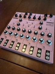 SOMA Laboratory Lyra-8 (Pink) Desktop SYNTHESIZER