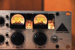 BEHRINGER TUBE PARAMETRIC EQ ULTRA-Q T-1951 VINTAGE SERIES STEREO 4 BAND RACK