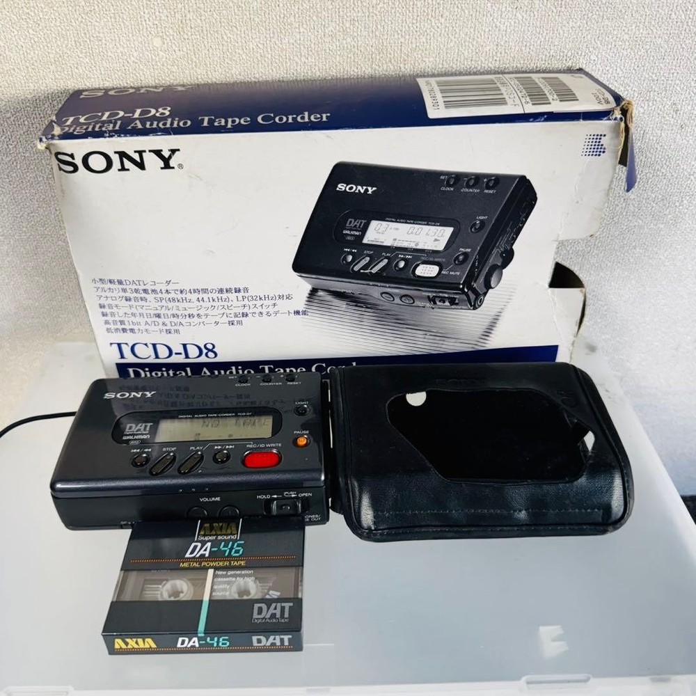 SONY TCD-D8 DAT Walkman Digital Audio Tape Recorder Player Black Tested Box Case