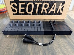 Yamaha SEQTRAK Black Drums, Synth, Sampler & Sequencer Groovebox BuiltIn Speaker