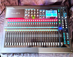 Allen & Heath QU-24C Chrome Edition 24-Channel Digital Mixer. Mint Condition.