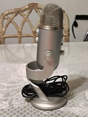 Blue Yeti USB Condenser Microphone Gris Cool Grey Cardioid Multi Pattern Gray