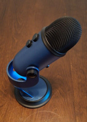 Blue Yeti Professional Multi-Pattern USB Condenser Microphone – Midnight Blue…