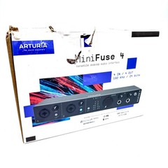 Arturia Minifuse 4 Versatile Desktop Audio Interface – Black