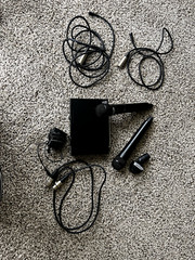 Samson Stage SR200 Dual Wireless Vocal System with 2 Dynamic Q6 Mics