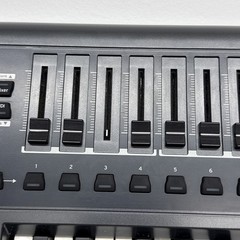 Novation Impulse 49 MIDI Keyboard Controller 49 Semi-Weighted Keys