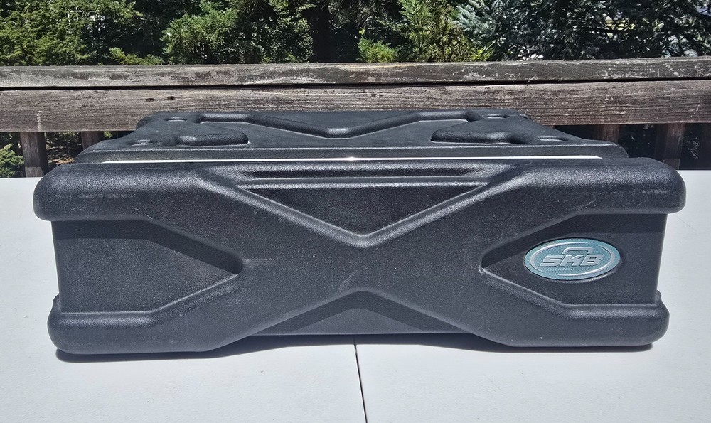 SKB 2U Shallow Rotomolded Rack Case 10.5″ Depth w/ Covers – Very Good Condition