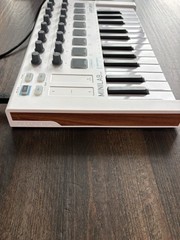GREAT CONDITION Arturia MiniLab MkII MIDI Controller w/ Analog Lab Lite Software