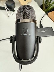 Logitech For Creators Blue Yeti nano Microphone