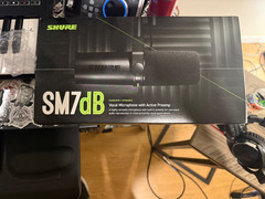 Shure SM7DB Active Dynamic Cardioid Vocal Microphone with Built-in Preamp