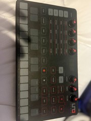 Ik Multimedia Uno Synth Portable Analog Synthesizer Desktop