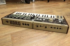 KORG microKORG 37-Key Synthesizer Vocoder Analog Modeling w/ AC Adapter Mic