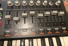 Akai MPK49 USB MIDI Keyboard Controller Fully Tested Works Great Pads Knobs