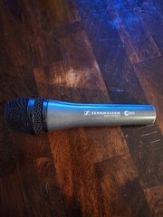 Sennheiser E935 Dynamic Vocal Corded Microphone Professional Stage, Black