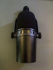 Shure MV7 USB XLR Podcasting Dynamic Microphone – Black