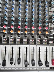 Behringer Europower PMP5000 Powered Mixer 20 Channel 1200W Powered Mixer – AS IS