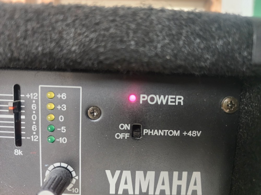YAMAHA EMX640 Powered Mixer 6-Channel Dual Amplifier Digital Effects EMX 640