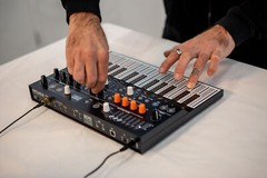 Arturia MICROFREAK 25-Key Touchplate Hybrid Synthesizer
