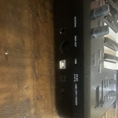 Alesis QX25 25-Key USB MIDI Keyboard Controller w/ Pitch/Mod Wheels, Pedal