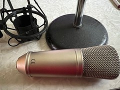 Behringer B-1 Microphone w/stand and Shockmount