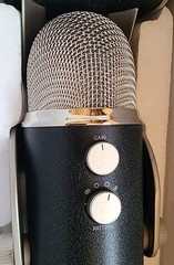 Blue Yeti Pro USB XLR Microphone Professional Recording New & Complete