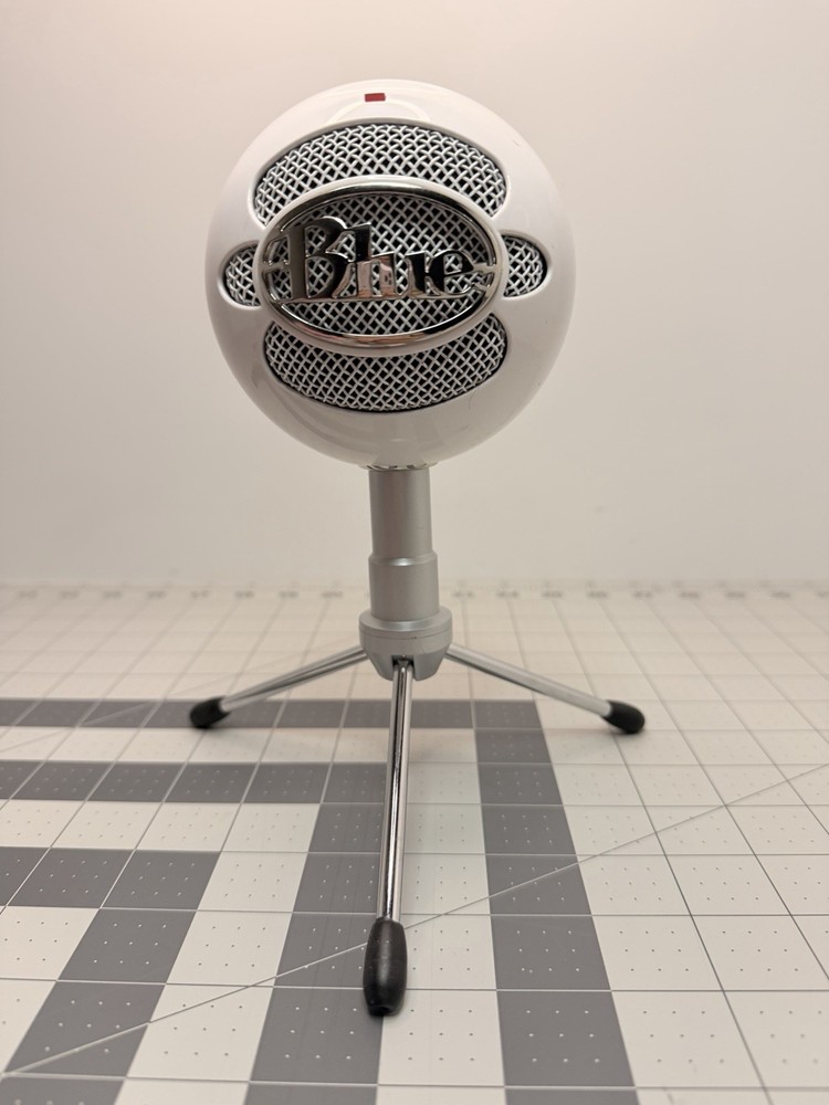 Blue Snowball iCE Condenser Microphone White with Desktop Stand – Untested