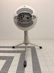 Blue Snowball iCE Condenser Microphone White with Desktop Stand – Untested