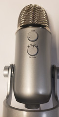 Blue Yeti Professional Multi-Pattern USB Condenser Microphone Tested Works