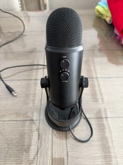 Blue Microphones Yeti USB Microphone