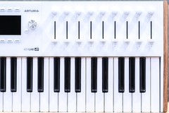 Arturia KeyLab 49 Mk3 Universal MIDI Controller 49-Note Semi-Weighted w/Box