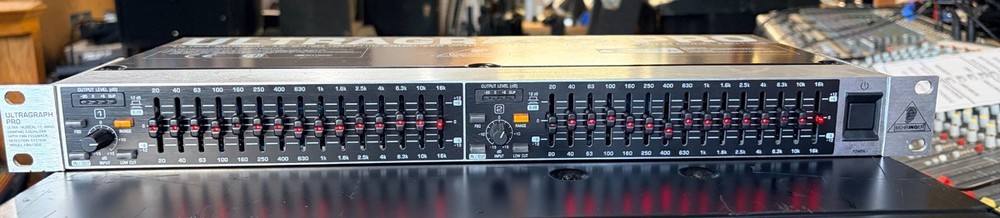 Behringer ULTRAGRAPH PRO FBQ1502 Dual 15 Band Graphic Equalizer EQ+ Feedback Det