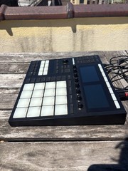 Native Instruments MASCHINE MK3 MIDI Controller