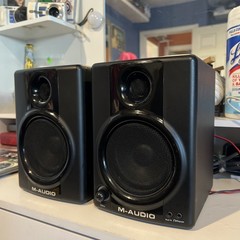 M-Audio Studiophile AV 40 Studio Monitor Shelf Speakers