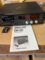 Tascam DA-30 Professional Digital Audio Tape Deck DAT Recorder powers on /manual