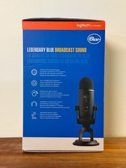 Blue Yeti Premium USB Microphone Blackout Edition w/Foam Windscreen (Open Box)
