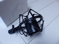 MXL 56 High-Isolation Shock Mount fits many models – Nice!