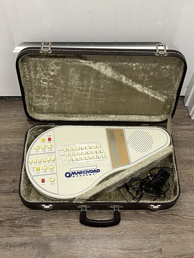 Vintage Suzuki Omnichord OM-27 Analog Synthesizer with Case Working!!
