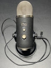 Blue Yeti USB Microphone – Silver