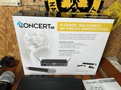 Samson SWC88HQ7-D Concert 88 Handheld Wireless System with Q7 Microphone