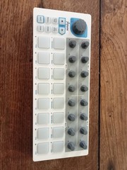Arturia Beatstep sequencer: USB MIDI Controller & Sequencer