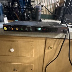 Roland SDE-1000 Digital Delay 1U Rack Effects Processor, 8 Presets, 1/4″ I/O