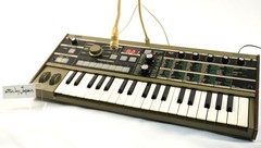 KORG MicroKORG 37 Keys Analog Modeling Synthesizer 128 Voice W/Adapter Tested