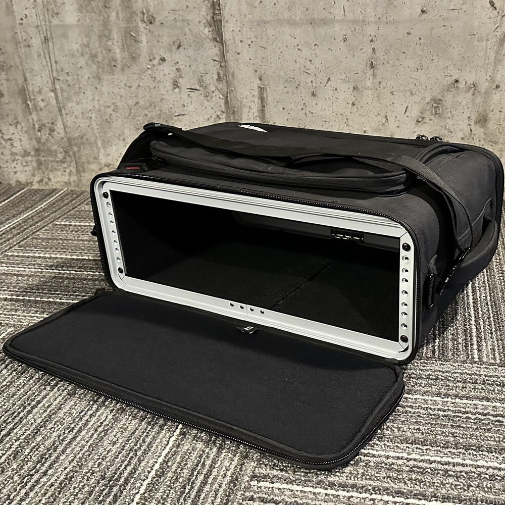 Gator Cases Portable 4U Rack Bag with 14″ Rackable Depth