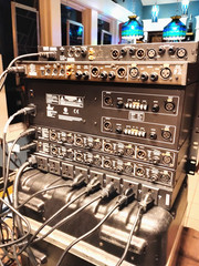 dbx 1231 Dual Channel 31-Band Equalizer